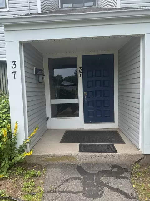 37 Brookwood Dr #D, Rocky Hill, CT 06067
