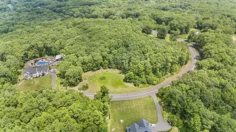44 Cider Mill Hts, Granby, CT 06060
