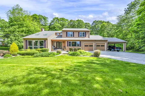 15 Quigley Rd, Wallingford, CT 06492