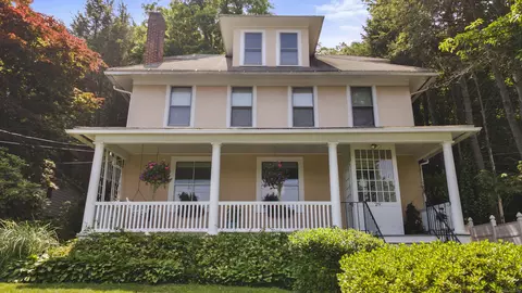 29 Circuit Ave, Waterbury, CT 06708