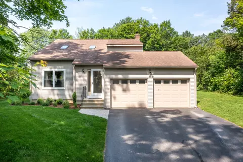 52 Crooked Trl, Woodstock, CT 06281