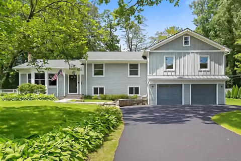 442 Pepper Ridge Rd, Stamford, CT 06905