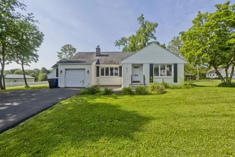 677 Thompsonville Rd, Suffield, CT 06078