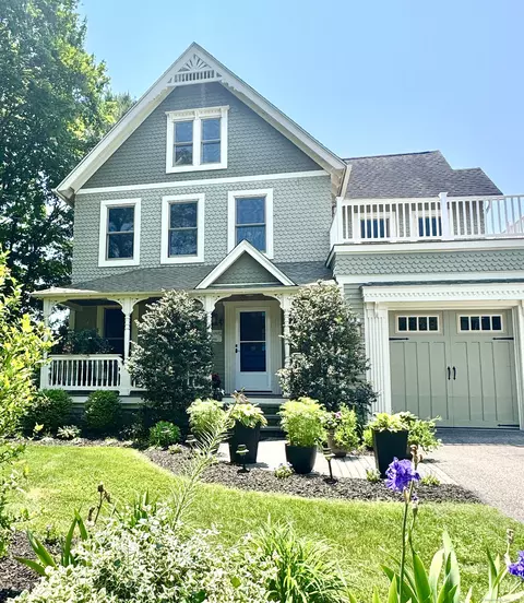 19 Prospect Hill Rd, Groton, CT 06340