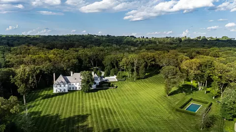 104 Dans Hwy, New Canaan, CT 06840