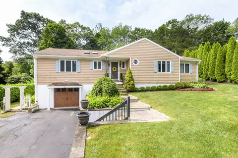 12 Jay Rd, Stamford, CT 06905