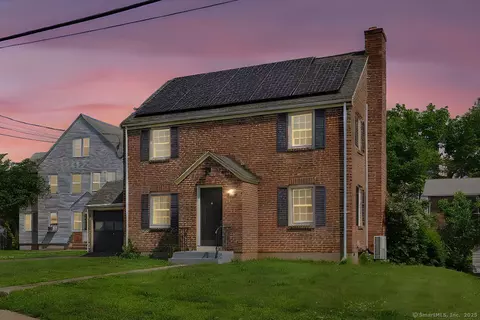 209 Roxbury Rd, New Britain, CT 06053