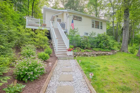 158 Stadley Rough Rd, Danbury, CT 06811