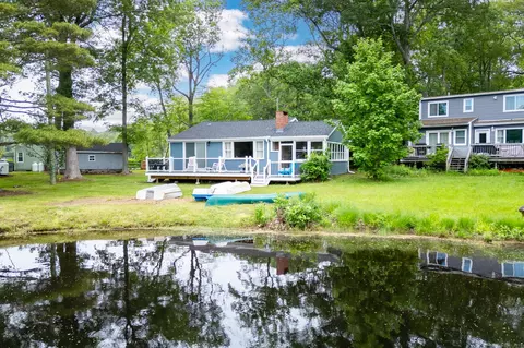 5 Lake Pt, Haddam, CT 06441