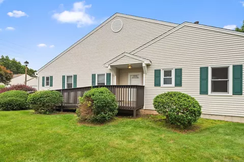 671 Ledgeview Ct #671, Southington, CT 06489