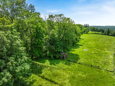 Curtiss Road, Warren, CT 06777