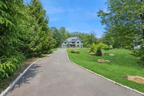 232 Bayberry Ln, Westport, CT 06880