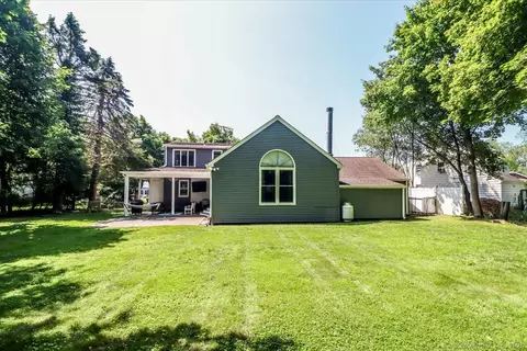 156 Killian Ave, Trumbull, CT 06611