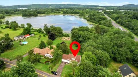 916 N Farms Rd, Wallingford, CT 06492