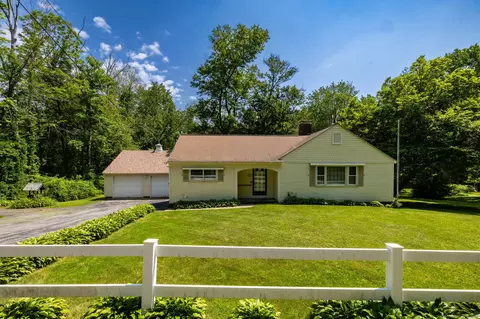 71 Hennequin Rd, Columbia, CT 06237