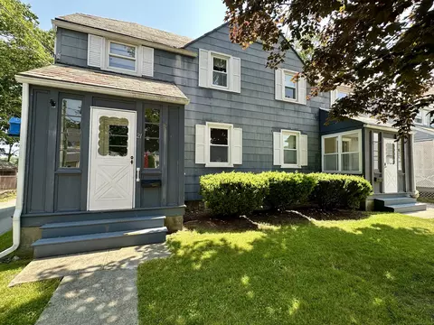 19 Colver St, New London, CT 06320