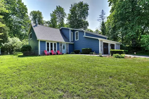4 Brighton Rd, Naugatuck, CT 06770