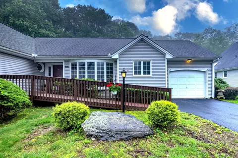 391 Woodridge #391, Shelton, CT 06484