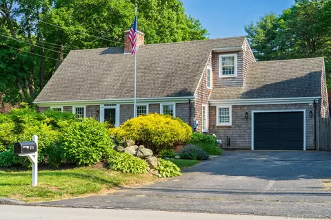 103 Brook St, Groton, CT 06340