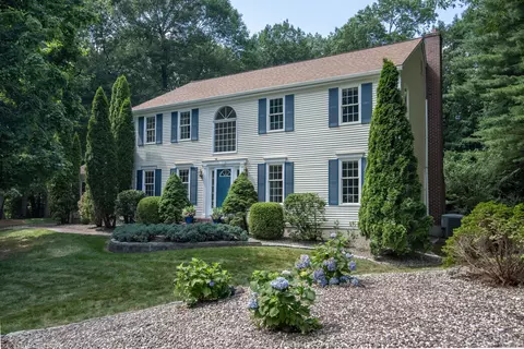 99 Warner Ct, Glastonbury, CT 06033