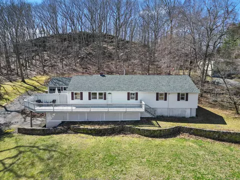 64 Society Rd, Niantic, CT 06357