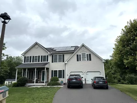 11 Larensen Rdg, Bloomfield, CT 06002
