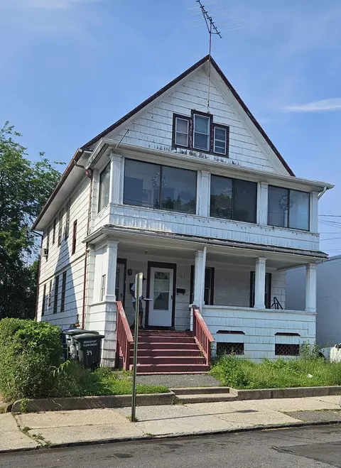 39 Roosevelt St, Bridgeport, CT 06608