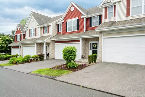 90 Bridlewood Ln #90, Vernon, CT 06066