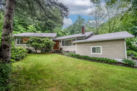 17 Lakewood Ter, New Milford, CT 06776