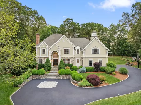 43 Chessor Ln, Wilton, CT 06897
