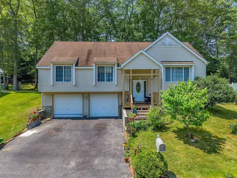 34 Hilltop Dr #34, Windham, CT 06256