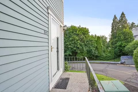 55 Mill Plain Rd #26-9, Danbury, CT 06811