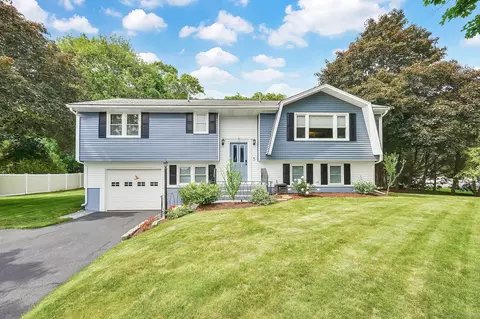 15 S Farms Dr, Manchester, CT 06040