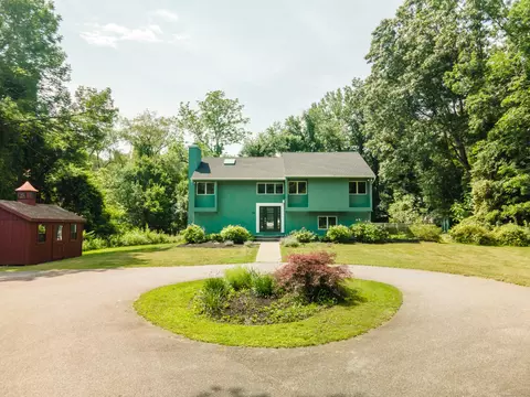 24 Newton St, Norwich, CT 06360