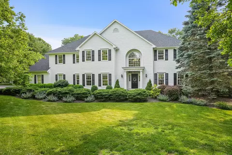 18 Merlins Ln, Newtown, CT 06470