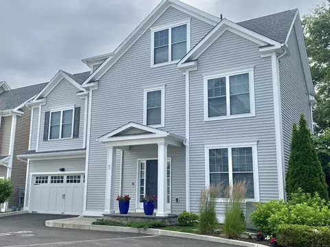 159 Colonial Rd #5, Stamford, CT 06906