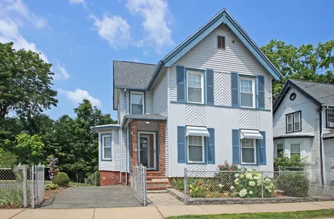 34 Hobart St, Meriden, CT 06450