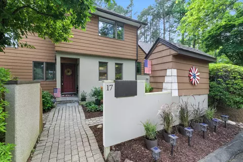 17 Font Hill Park #17, Bloomfield, CT 06002