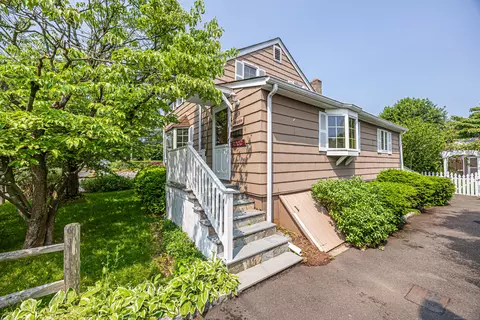 359 Oaklawn Ave, Stamford, CT 06905