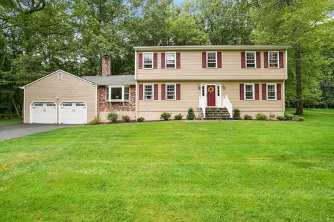 58 Inca Dr, Trumbull, CT 06611