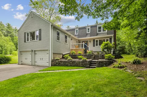 28 Saddle Ridge Dr, Simsbury, CT 06092