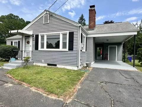 462 Halfway House Rd, Windsor Locks, CT 06096