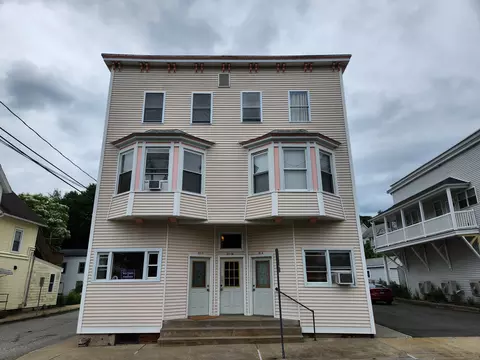 18 Hunters Ave, Taftville, CT 06380