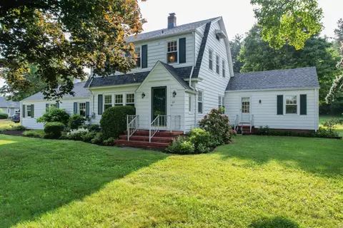 22 Spring Rd, North Haven, CT 06473