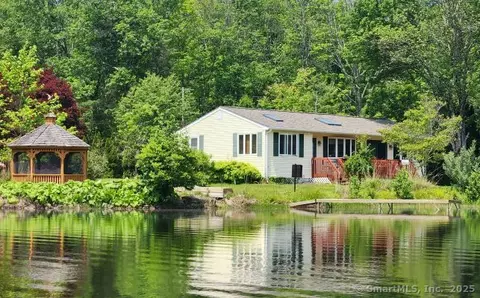 28 Farm Dr, Ashford, CT 06278