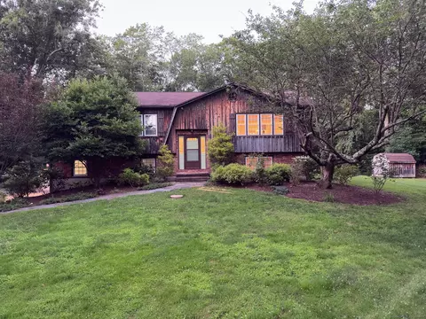 36 Elaine Dr, Southbury, CT 06488