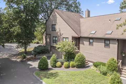 5 Timber Ln #5, Monroe, CT 06468