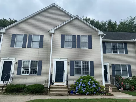 31 White Tail Ln #31, Wallingford, CT 06492