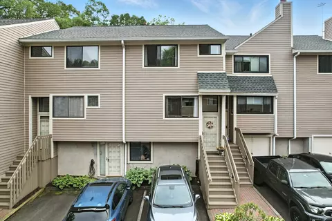 222 Sunrise Hill Rd #222, Norwalk, CT 06851
