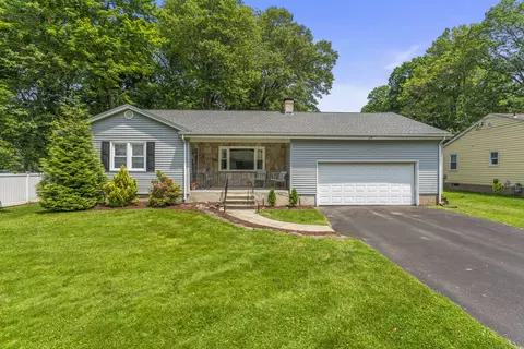 15 Berkley St, Manchester, CT 06042